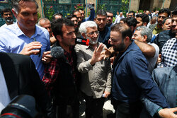 Jalili visits Tehran Grand Bazaar