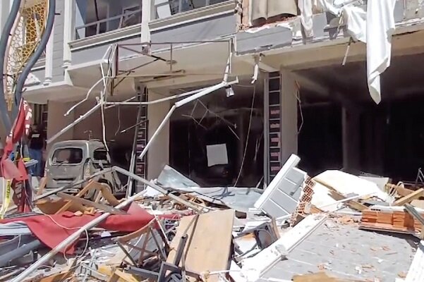 İzmir'de korkunç patlama İzmir'de korkunç patlama