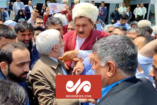 حضور طرفداران سعید جلیلی در فرودگاه گرگان