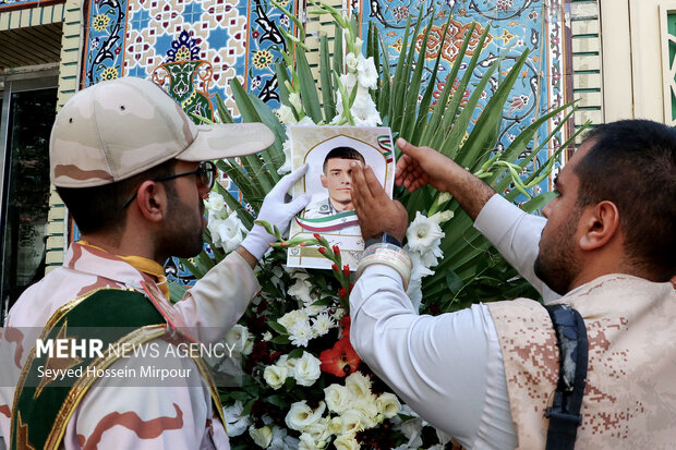 تشییع پیکر سرباز شهید مرزبانی «امیرحسین شیخ هادی» در مشهد
