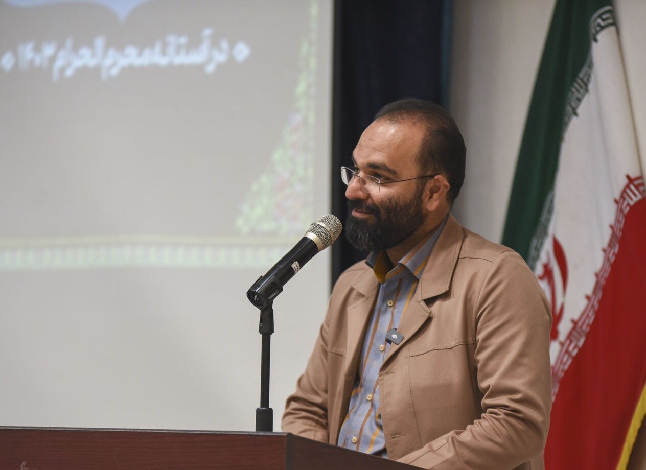 چهار تن از خادمان حسینی هیئات مذهبی فارس تجلیل شدند