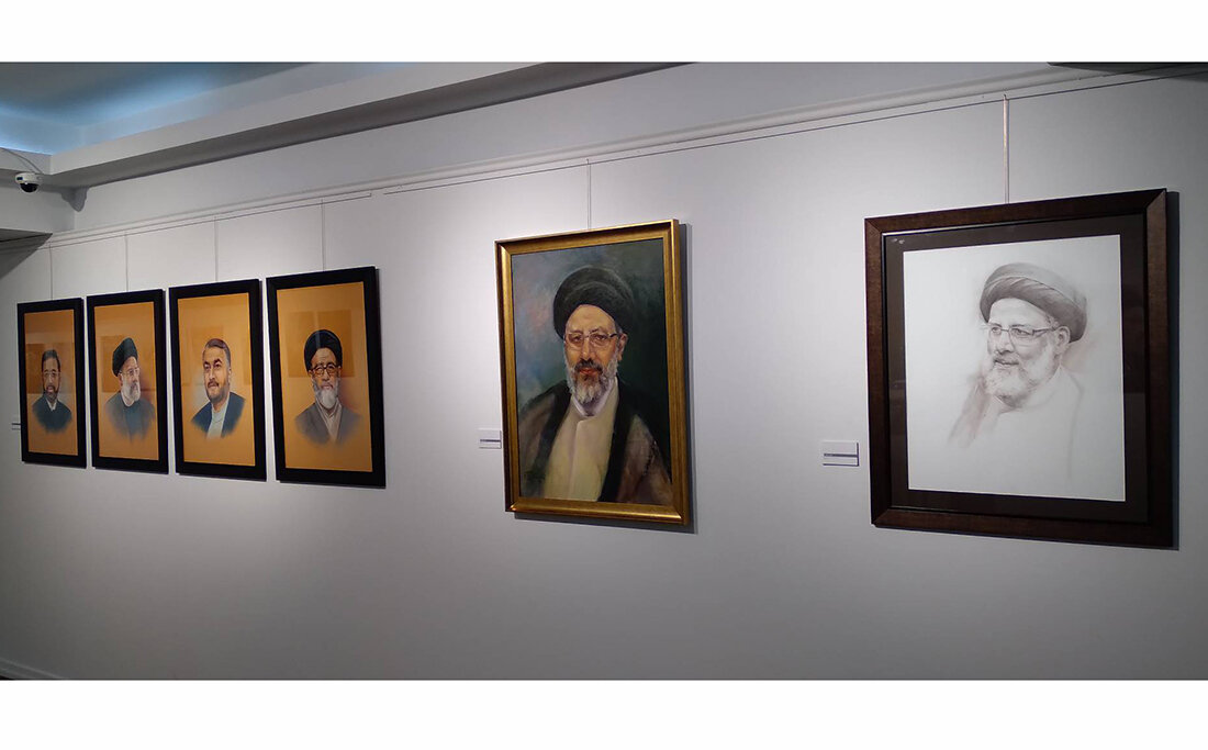 «خادمان ملت» افتتاح شد/ ترسیم حال و هوای روحی شهید رئیسی در نقاشی