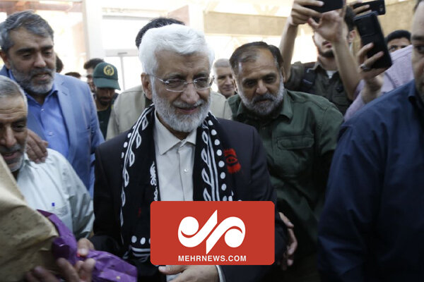 استقبال هواداران سعید جلیلی در فرودگاه خرم آباد