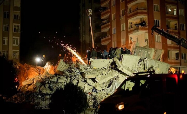 5 killed in residential building collapse in S. Egypt