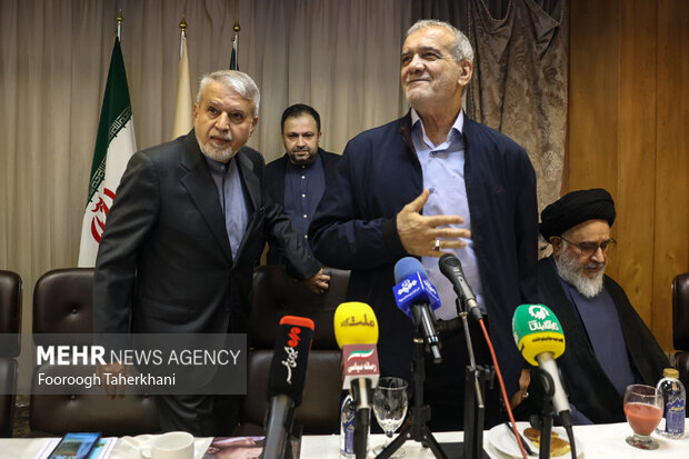 پزشکیان:کارگزار اندیشهای خواهم بودکه پیشرو دراعتلای ایران باشد پزشکیان:کارگزار اندیشهای خواهم بودکه پیشرو دراعتلای ایران باشد
