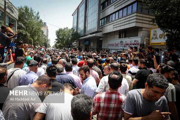 حضور مسعود پزشکیان در بازار شوش تهران