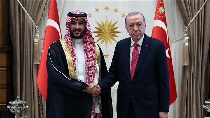 Erdoğan, Suudi Arabistan Savunma Bakanı ile görüştü Erdoğan, Suudi Arabistan Savunma Bakanı ile görüştü