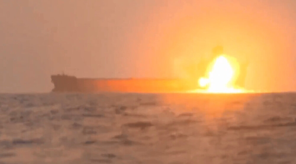 VIDEO: Yemeni army releases footage of attacking ship