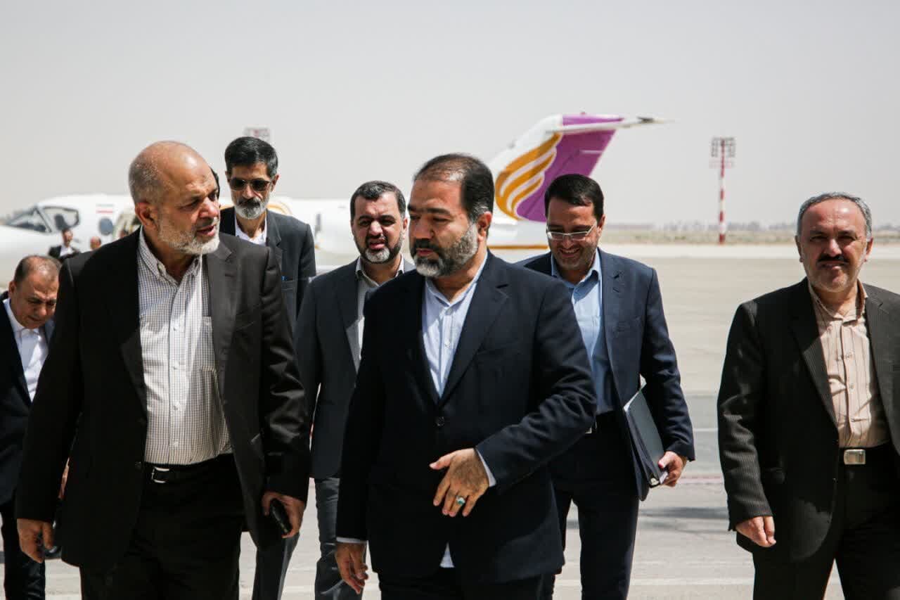وزیر کشور برای سفری یکروزه به اصفهان وارد شد