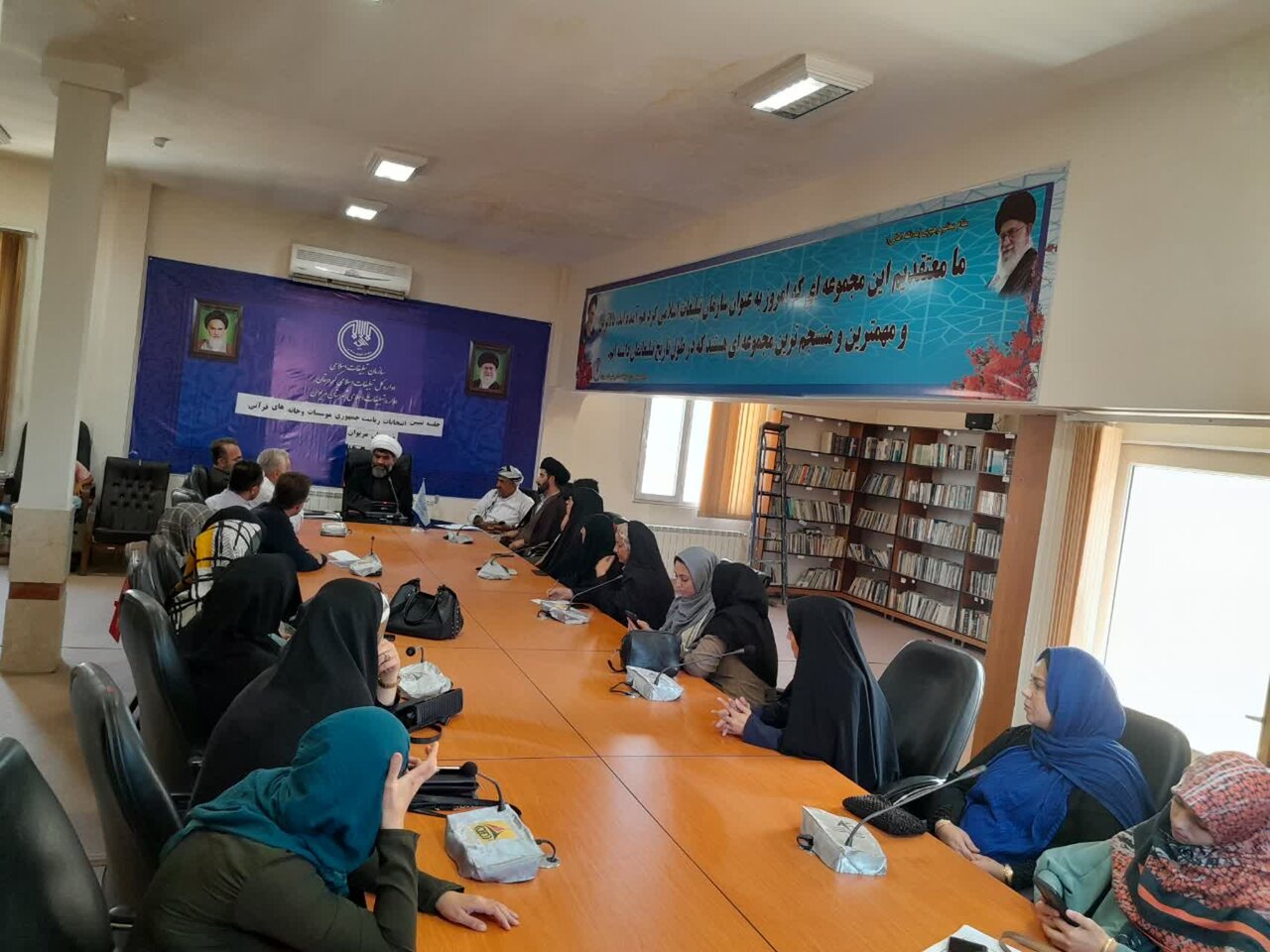 مربیان قرآنی باید تبیینگر حضور مردم در پای صندوقهای رأی باشند