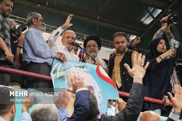 من فرزند آذربایجان به هیچ عنوان دروغ نخواهم گفت من فرزند آذربایجان به هیچ عنوان دروغ نخواهم گفت