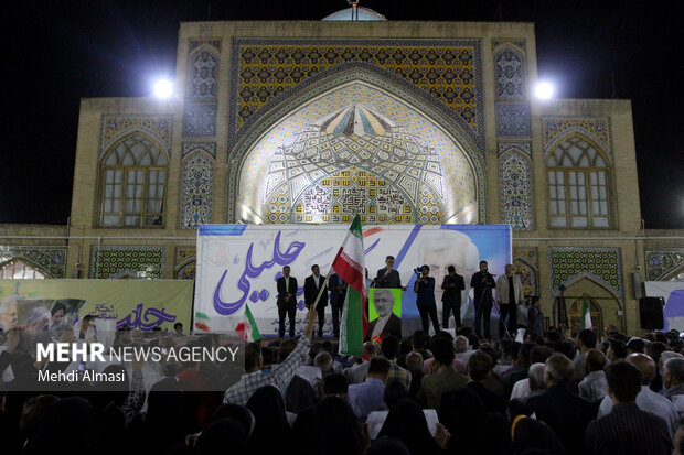 اجتماع هواداران دكتر سعيد جليلي در مسجد جامع شهر زنجان