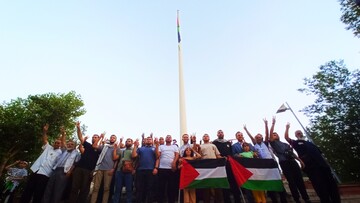 Filistin'in en büyük bayrağı Tahran'da göndere çekildi
