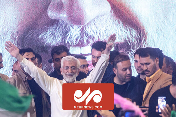 حضور جلیلی در جمع هواداران در خود در زنجان