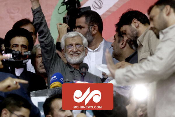 عظمت ملت ایران هیچ وقت دچار تردید نشده است