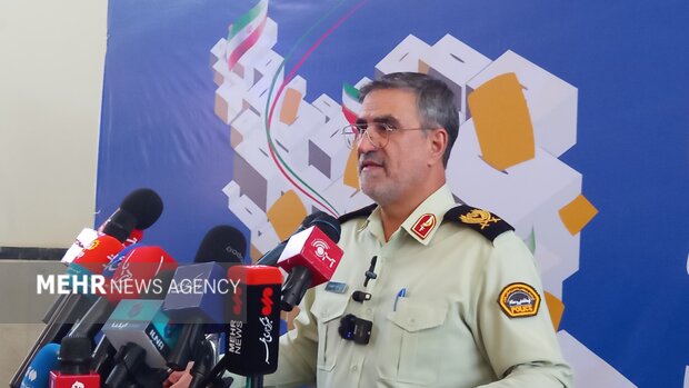 Bender Abbas'taki patlamada 6 kişi kayıp Bender Abbas'taki patlamada 6 kişi kayıp