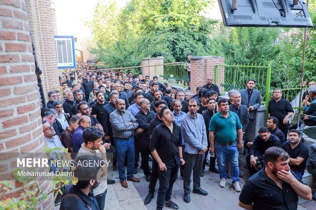 آیین سنتی طشت گذاری در مسجد جامع اردبیل آیین سنتی طشت گذاری در مسجد جامع اردبیل