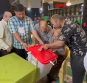 ایرانی صدارتی انتخابات میں 107 سالہ شخص نے ووٹ کاسٹ کیا