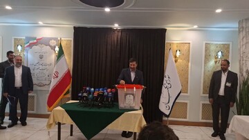 طحان‌نظیف رای خود را به صندوق انداخت