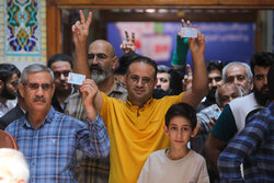 Iranians head to polls in 2nd round of presidential election