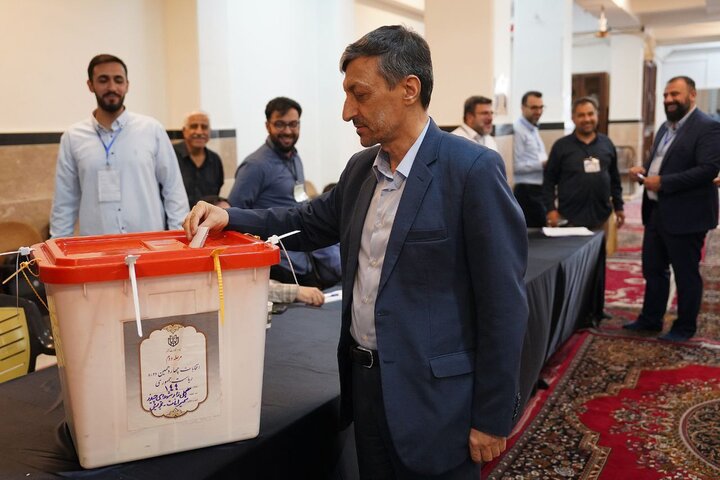 «سید پرویز فتاح» رای خود را به صندوق انداخت