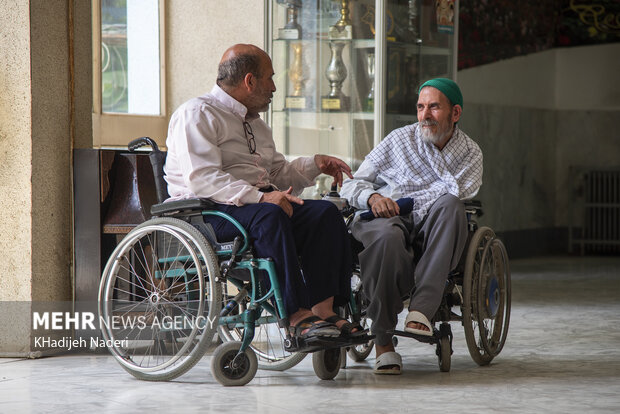 Disabled veterans cast votes at Shahid Mottahari