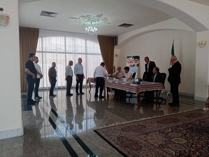 ایرانیان مقیم ابوظبی در انتخابات شرکت کردند