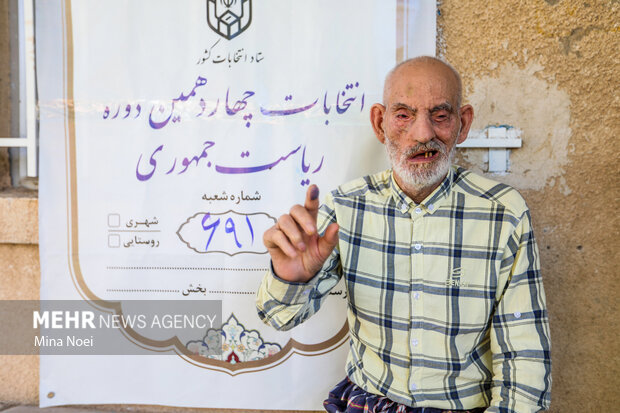 رأی‌گیری در شعبه سیار  مجتمع درمانی بابا باغی تبریز