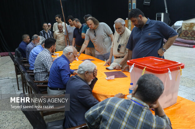 انتخابات مرحله دوم چهاردهمین دوره ریاست جمهوری در مسجد صادقیه