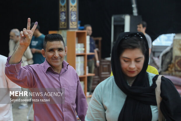 انتخابات مرحله دوم چهاردهمین دوره ریاست جمهوری در مسجد صادقیه 22