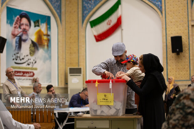 ساعات پایانی دور دوم چهاردهمین انتخابات ریاست جمهوری درقزوین