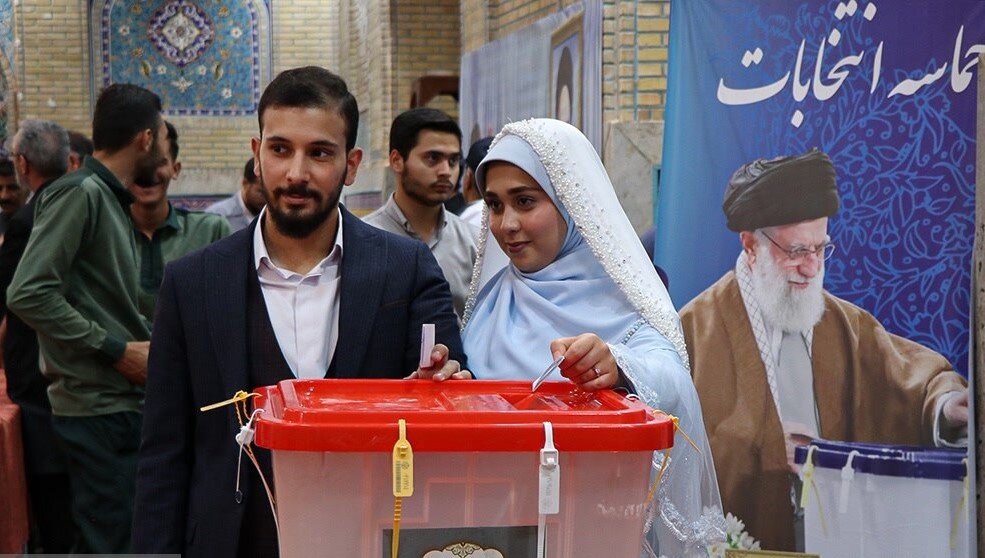Iranians head to polls in 2nd round of presidential election
