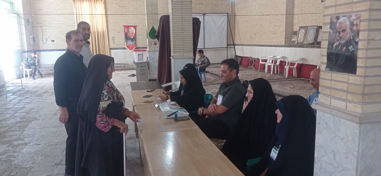 حماسه حضور مردم اردستان در دور دوم انتخابات ریاست جمهوری