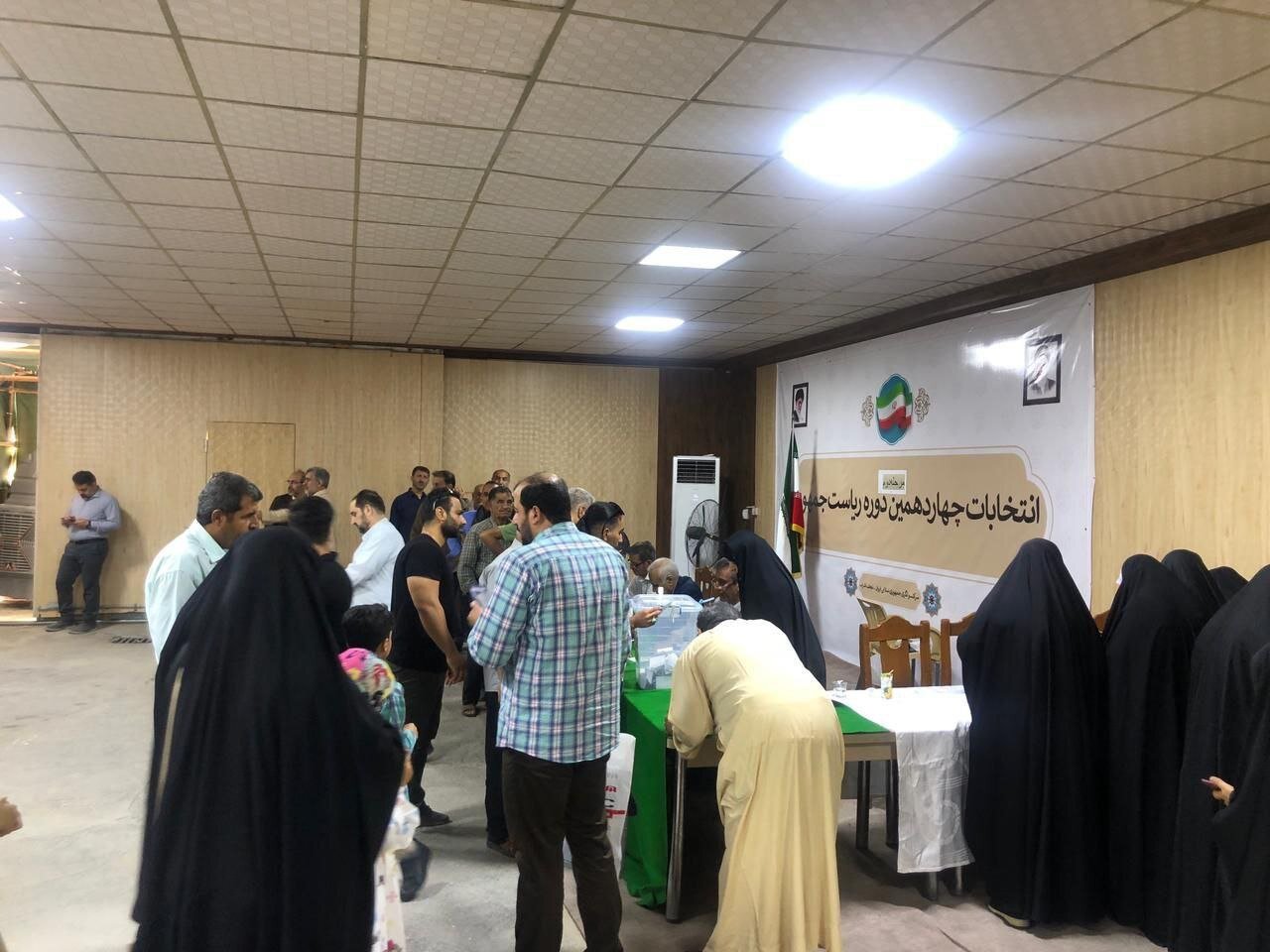 Iranians head to polls in 2nd round of presidential election