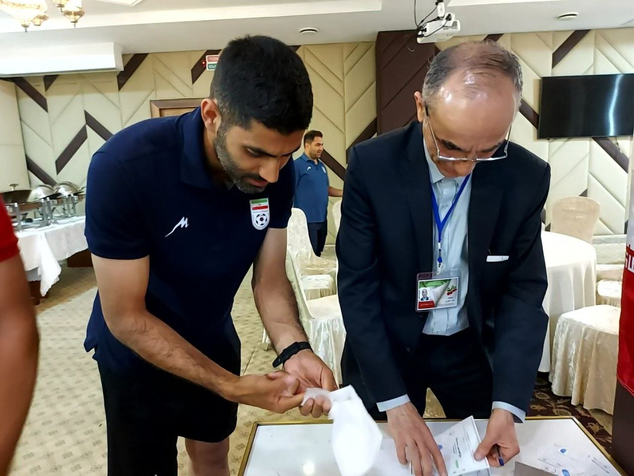 گزارش تصویری از حضور جامعه ورزش درمرحله دوم انتخابات ریاست جمهوری