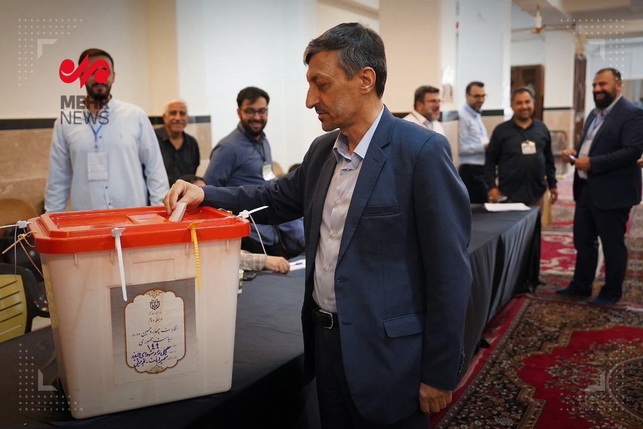 پرویز فتاح رای خود را به صندوق انداخت