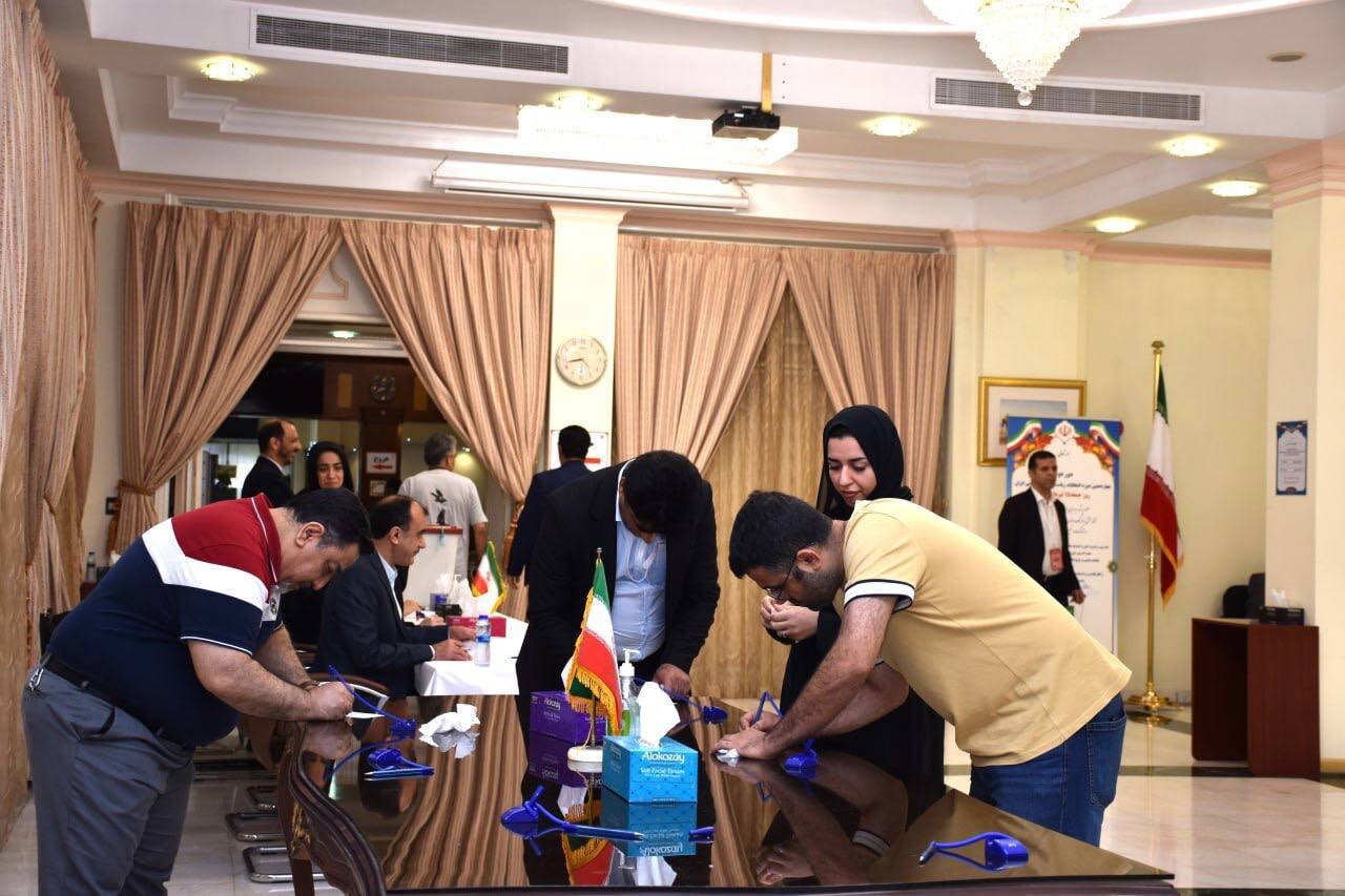حضور ایرانیان حاضر در امارات پای صندوق های اخذ رای