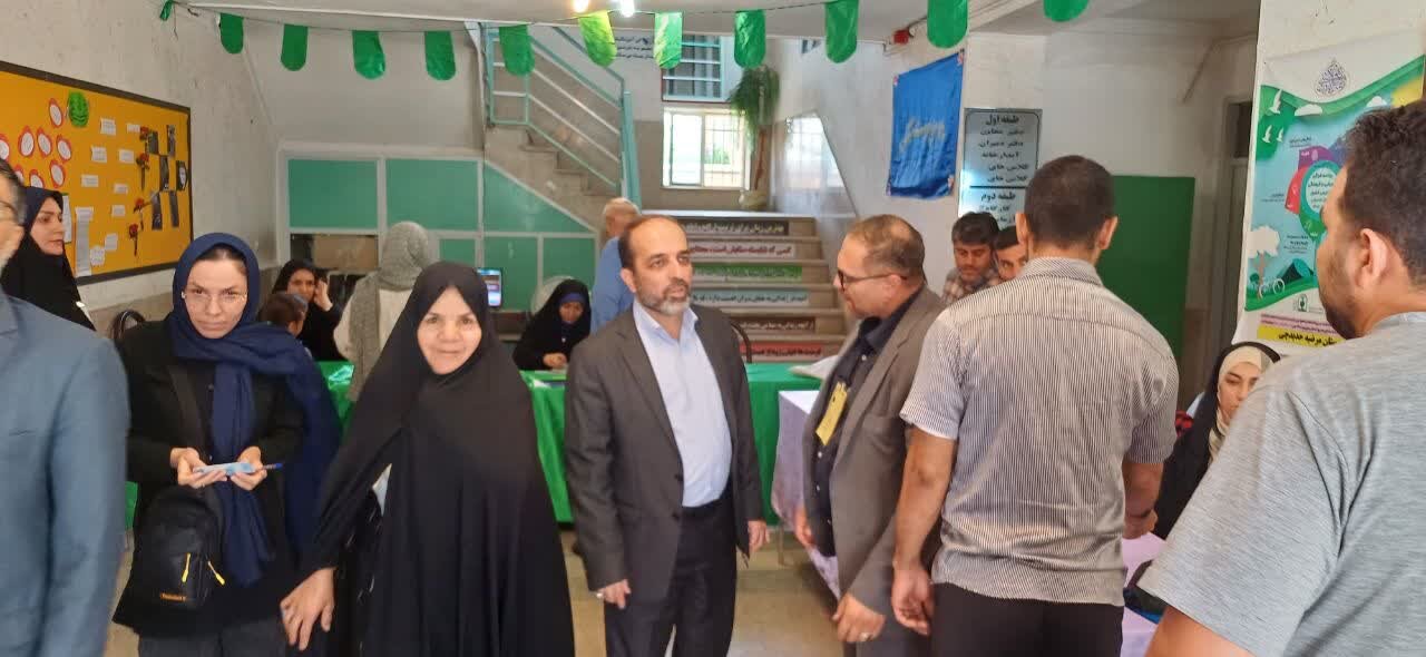 حضور فرماندار همدان در شعب اخذ رأی