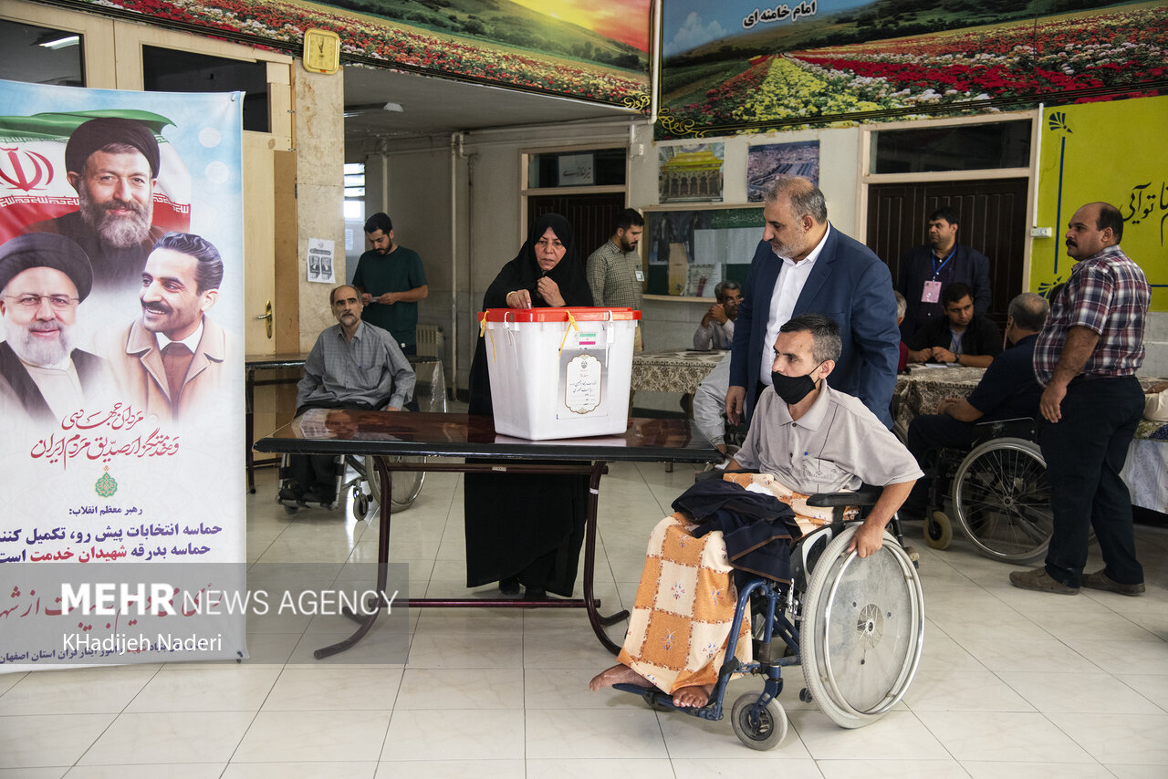 سنگ تمام مردم اصفهان در اتمام انتخاب چهاردهمین رییس جمهور