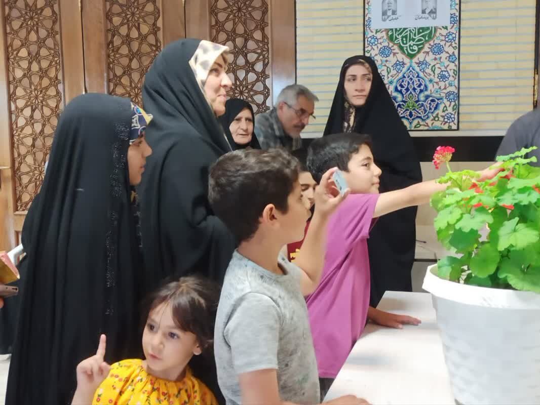 حضور پر شور مردم بروجرد در پای صندوقهای رأی