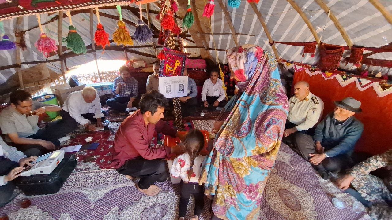 Iranians head to polls in 2nd round of presidential election