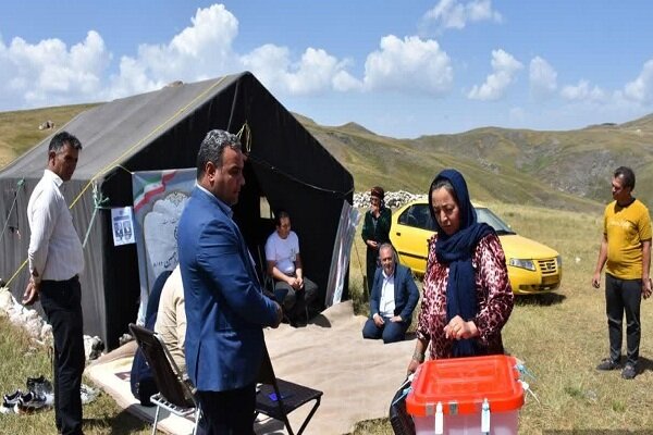 حماسه حضور آذری ها در دور دوم/برای ساختن ایران قوی آمده ایم