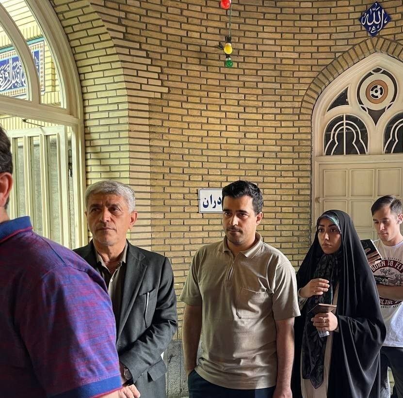 طیب نیا در مسجد جامع الرسول رای داد