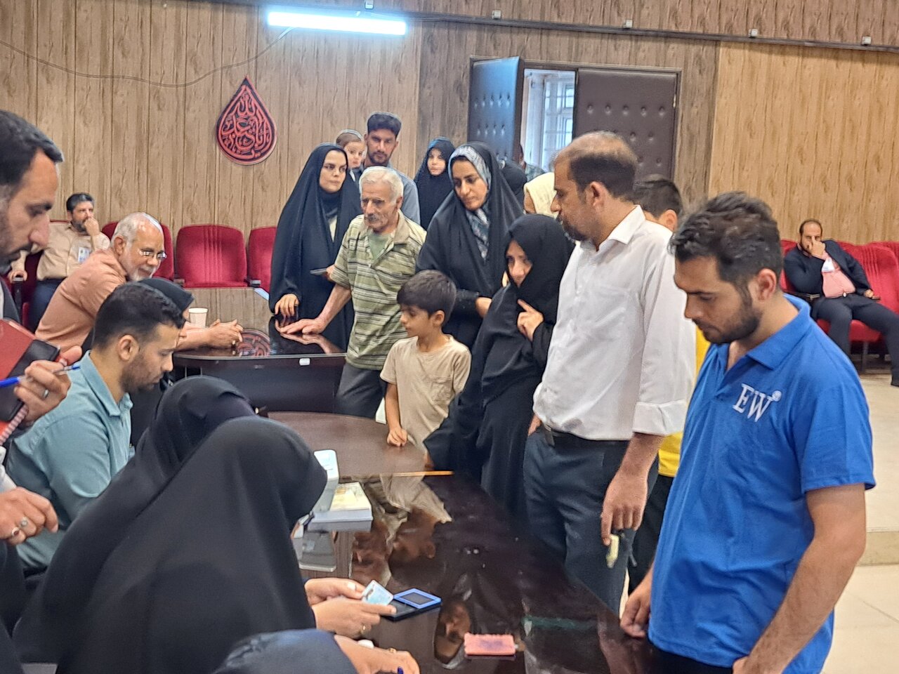 حضور حماسهساز مردم اردستان در پای صندوقهای رأی