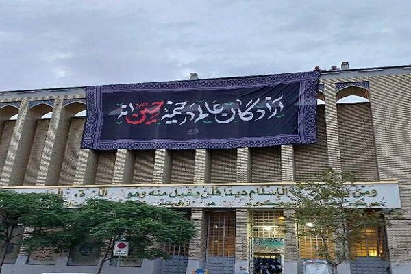 پیامهای عاشورایی در معابر و بزرگراه های تهران نقش بست