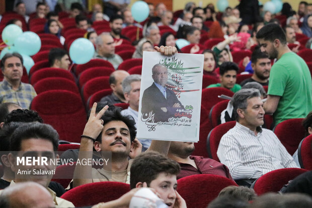 جشن پیروزی مسعود پزشکیان در سمنان