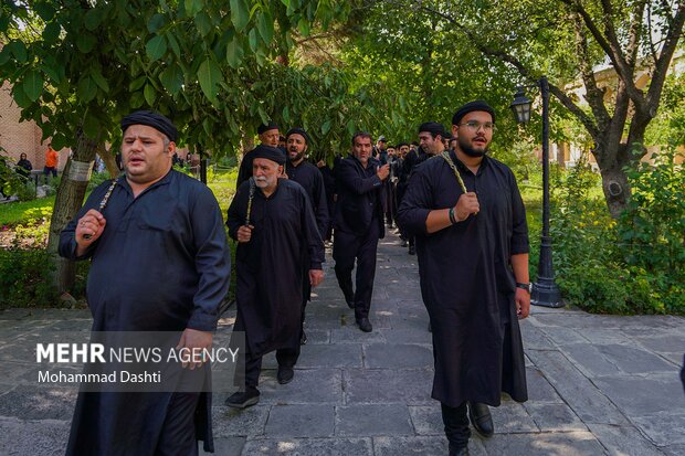 آیین طشت گذاری ماه محرم در مجموعه جهانی شیخ صفی الدین اردبیلی