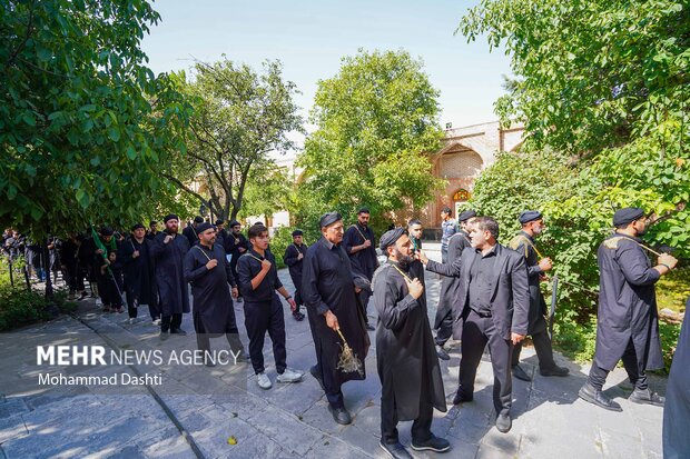 آیین طشت گذاری ماه محرم در مجموعه جهانی شیخ صفی الدین اردبیلی