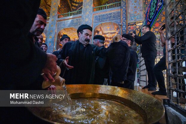 طشتگذاری رسم وفاداری به سقای نینوا