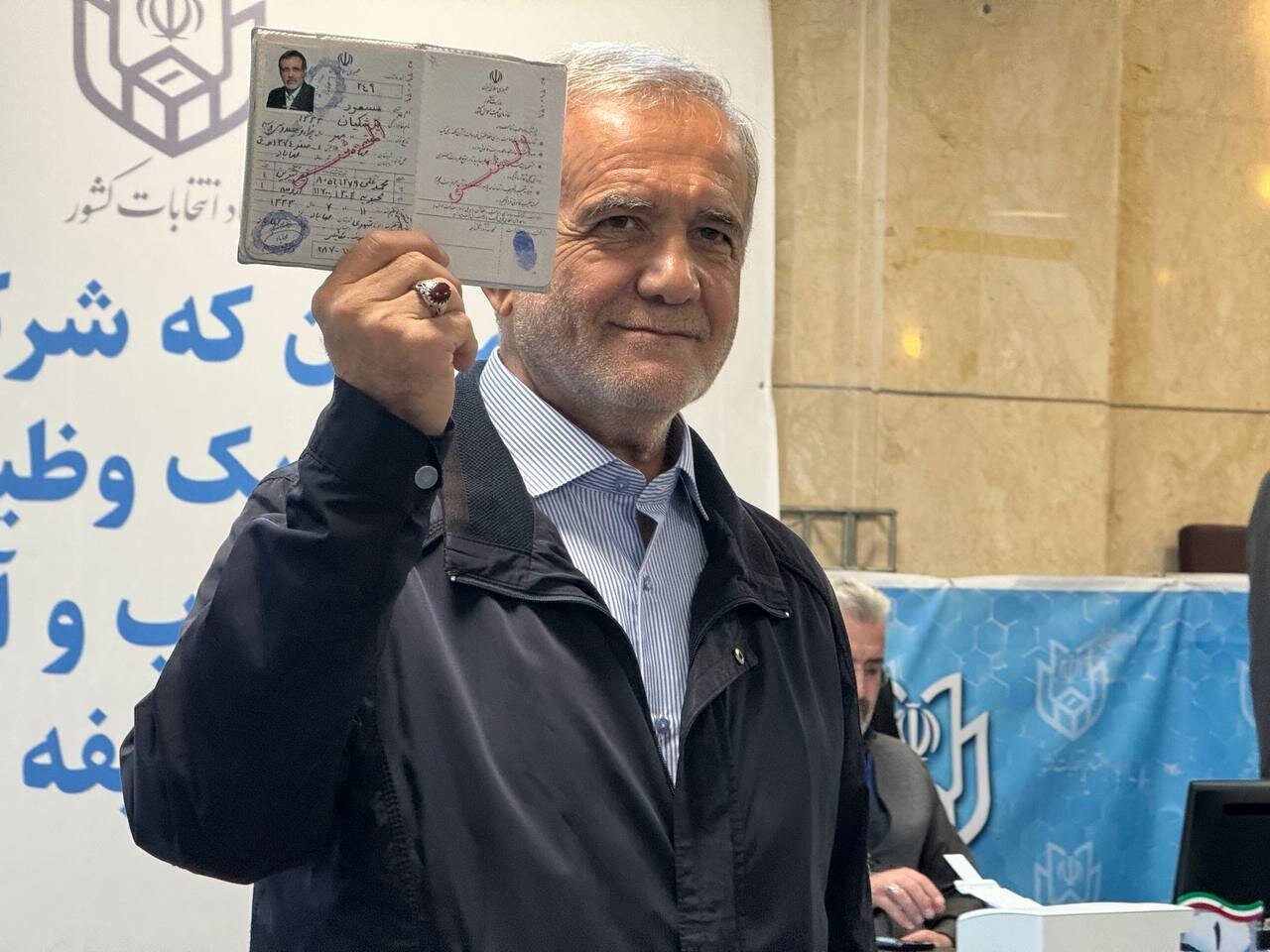 نگاهی به زندگینامه دکتر پزشکیان منتخب ملت 4